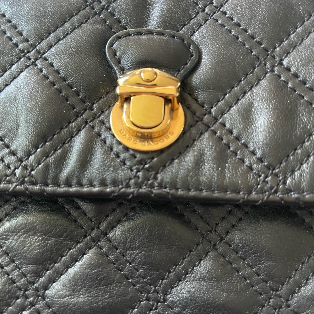Marc Jacobs Eugenie Black Quilted leather fold over Clutch with Gold Clasp - Picture 2 of 11